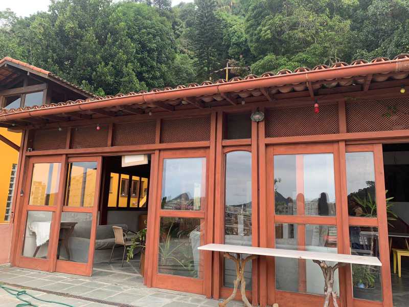 TERRAÇO AREA COBERTA - 8