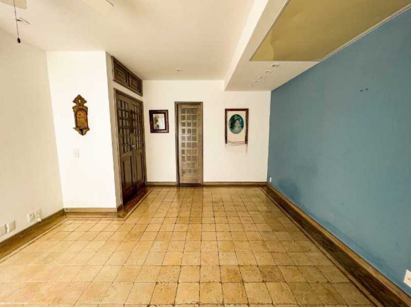 0239ca90-2078-4111-83d3-0686f8 - 8
