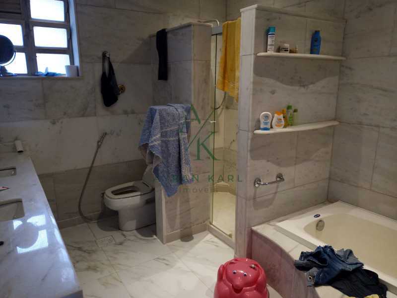 5a2778d5-27ba-4cb7-afd8-16ef1d - 12