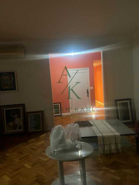 WhatsApp Image 2024-11-27 at 2 - 8