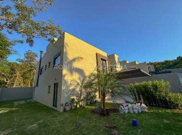 Excelente casa village de alto padrão bem localizada na cidade de Atibaia/SP - CA0716