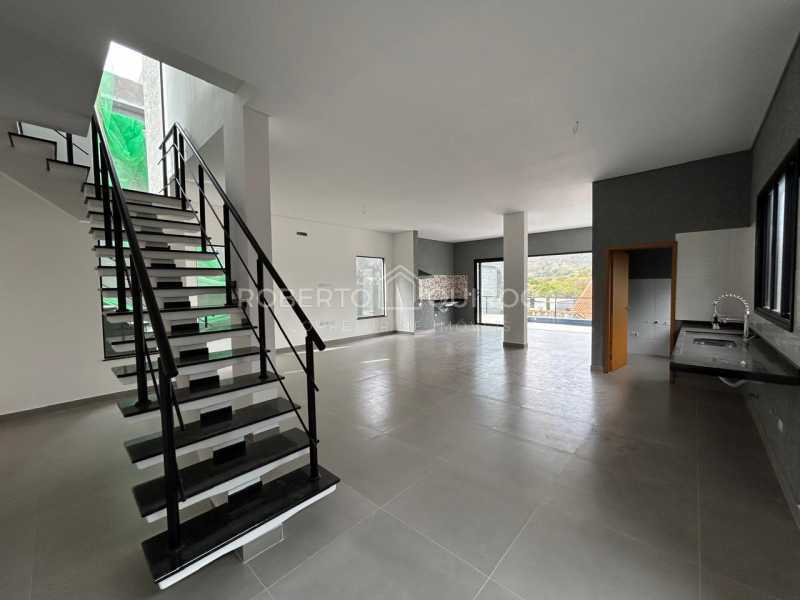 1eedb78e-8a9e-474c-a3f6-a1d3c0 - 7