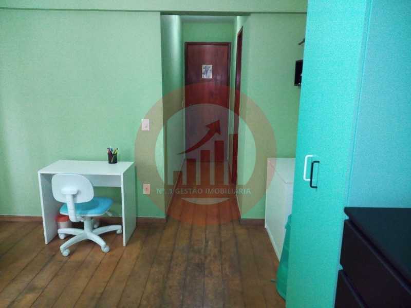 Quarto 2.  - 17
