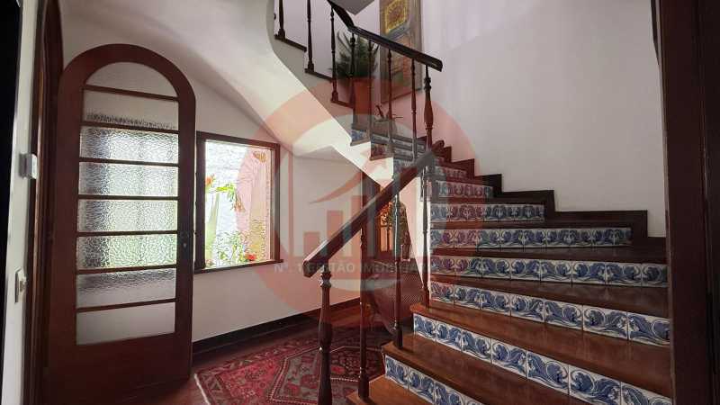 Escada acesso pavimento 2. - 8