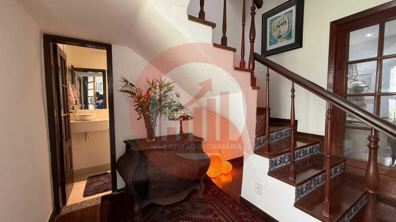 Hall c/ lavabo. - 9