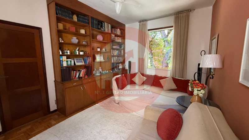Quarto 2.  - 17
