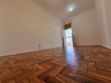 Kitnet com 25 m² colado no metrô e Pç Saenz Pena. - TJKI00018