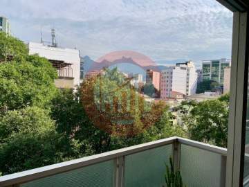 Ótima localização - Apartamento três quartos Varandão Tijuca Saes Pena - TJAP30337
