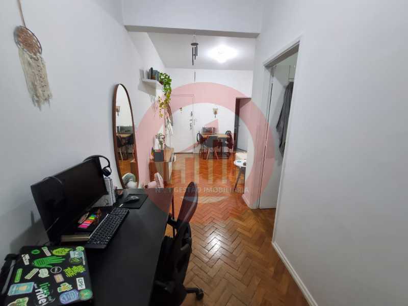 Conheça Sala. do imóvel - Apartamento Quarto Sala no coração da Tijuca, próximo à Pç Saenz Pena. - TJAP10176 - 8 Sala. - 8