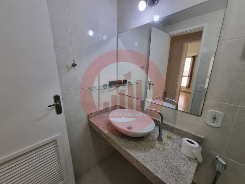 12 Banheiro Social. - 12