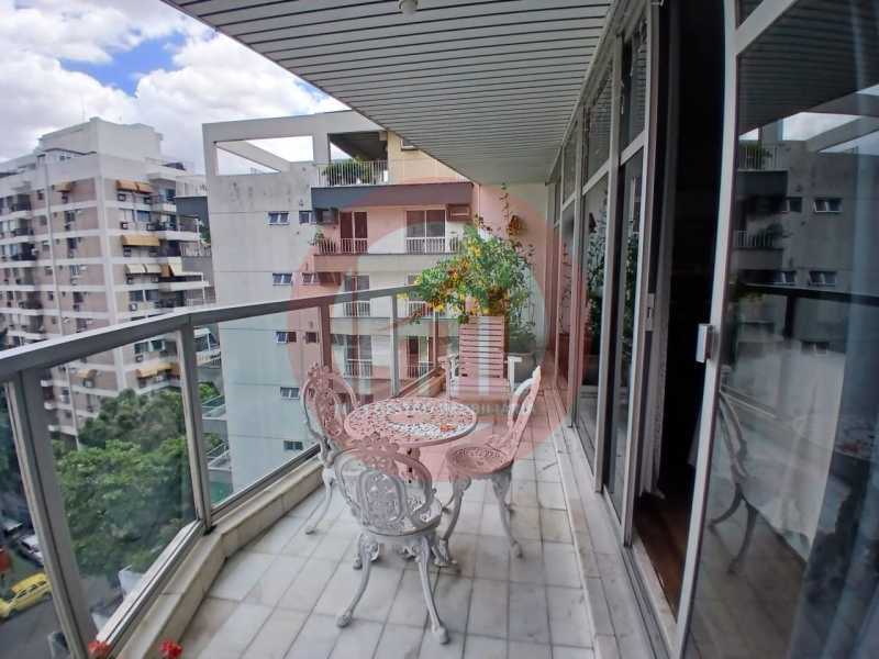 Conheça 05 VarandaVistaLivre. do imóvel - Oportunidade - 4 Quartos Impecável - Localização Nobre na Tijuca - TJAP40057 - 5 05 VarandaVistaLivre. - 5
