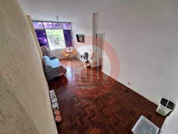 Ótima localização - Apartamento à venda três quartos metrô Saens Pena - Tijuca - TJAP30411