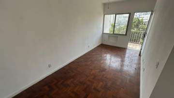 Ótima localização - Apartamento 2 quartos com varanda, elevador e vaga - TJAP20747