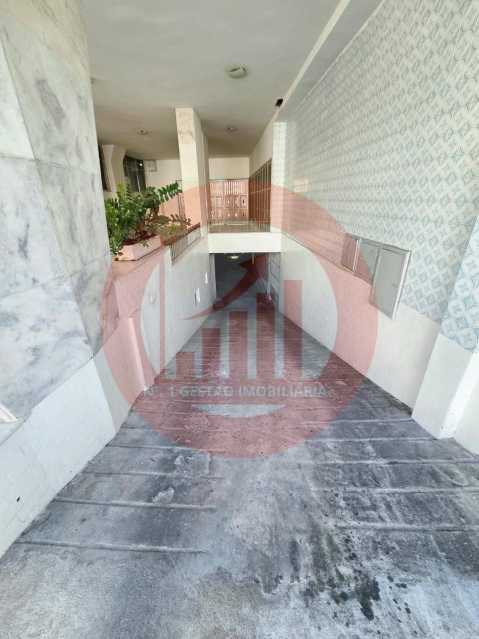 Conheça 18. do imóvel - Apartamento totalmente reformado com elevador e vaga - TJAP10198 - 18 18. - 18