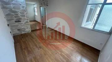 Ótima localização - Apartamento Reformado 2 quartos - TJAP20768
