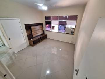 Ótima localização - Apartamento sala 1 quarto reformado colado no Grajaú à venda - TJAP10202