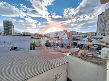 Ótima localização - Apartamento à venda - 2 quarto com dependência completa no bairro da Tijuca. - RJ. - TJAP20778