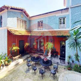 Imperdível - Casa á venda 7 quartos com 2 vagas em Laranjeiras RJ. - TJCA70001