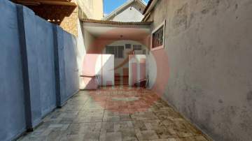 Ótima localização - Venda casa linear 3 quartos Tijuca - TJCA30023