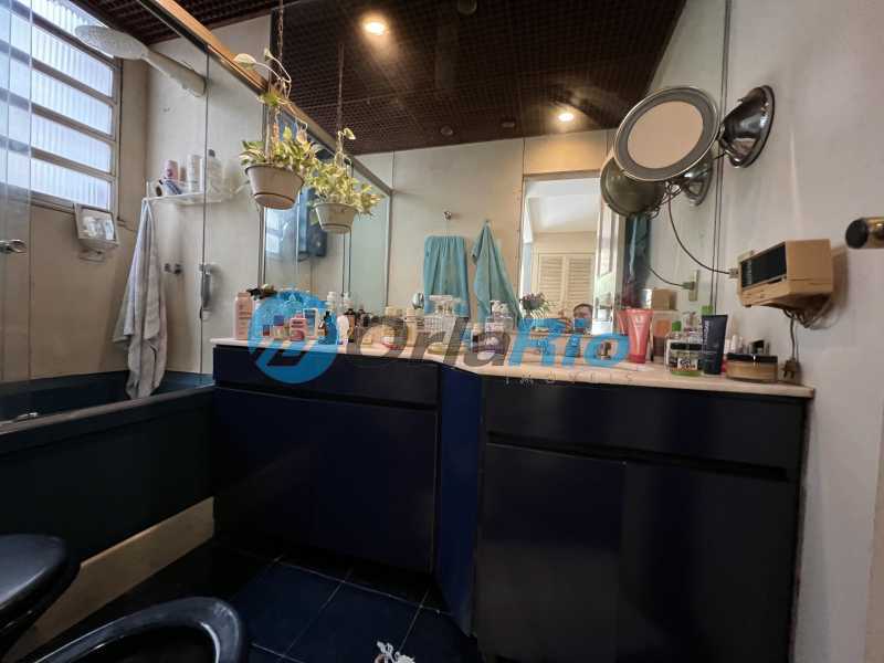 Conheça Banheiro da suíte do imóvel - Cobertura à venda Rua Maestro Francisco Braga, Copacabana, Rio de Janeiro - R$ 2.470.000 - VECO40028 - 21 Banheiro da suíte - 21