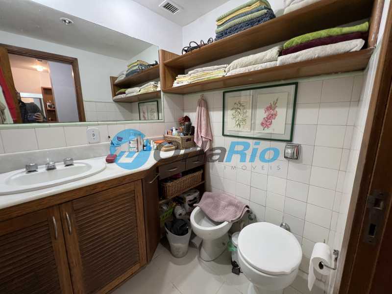 Conheça Banheiro da suíte do imóvel - Apartamento à venda Avenida Atlântica, Leme, Rio de Janeiro - R$ 1.860.000 - OLAP30263 - 19 Banheiro da suíte - 19
