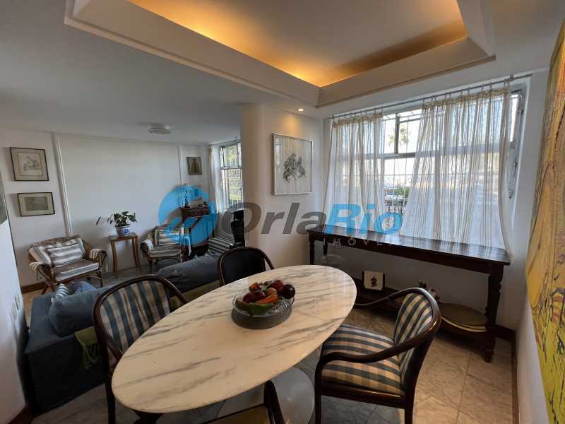 Conheça Jd inverno sala do imóvel - Apartamento à venda Avenida Atlântica, Leme, Rio de Janeiro - R$ 1.860.000 - OLAP30263 - 7 Jd inverno sala - 7