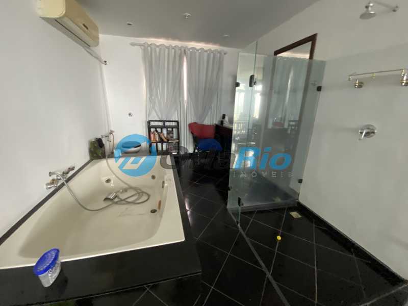 Conheça Banheiro suite do imóvel - Cobertura à venda Avenida Atlântica, Copacabana, Rio de Janeiro - R$ 5.000.000 - OLCO20012 - 19 Banheiro suite - 19