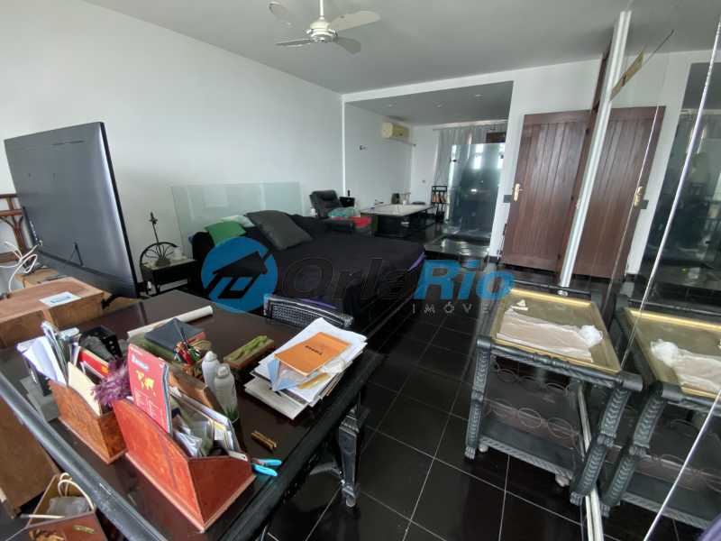 Conheça Quarto suite 1 do imóvel - Cobertura à venda Avenida Atlântica, Copacabana, Rio de Janeiro - R$ 5.000.000 - OLCO20012 - 17 Quarto suite 1 - 17