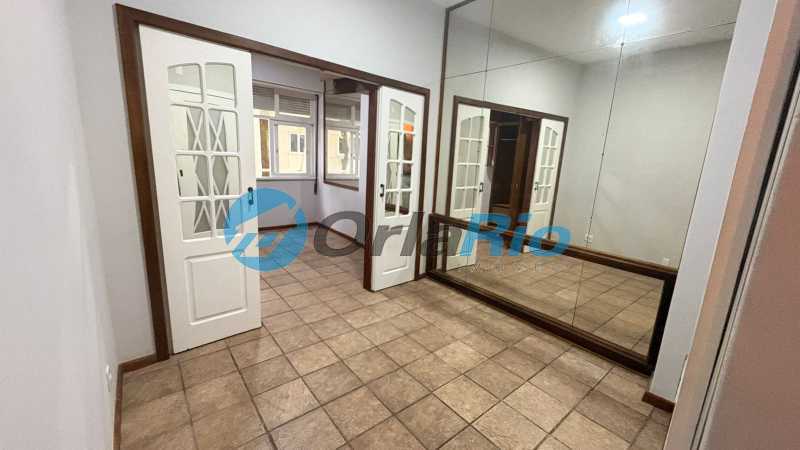 Conheça Sala do imóvel - Kitnet/Conjugado 23m² à venda Avenida Atlântica, Copacabana, Rio de Janeiro - R$ 750.000 - OLKI00205 - 3 Sala - 3
