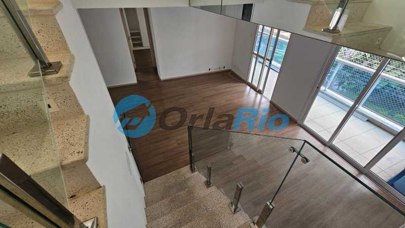 Conheça Sala acesso ao 2º Piso do imóvel - Cobertura à venda Rua Timóteo da Costa, Leblon, Rio de Janeiro - R$ 3.300.000 - OLCO20015 - 8 Sala acesso ao 2º Piso - 8