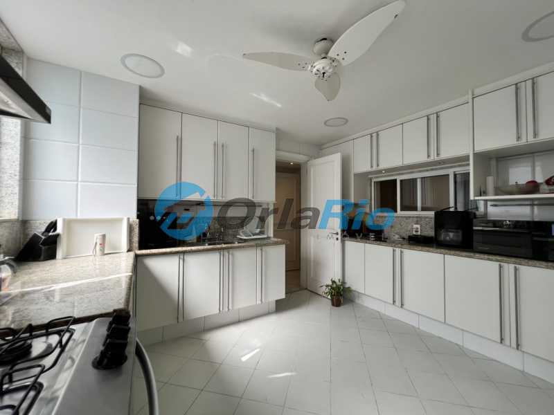 Conheça cozinha do imóvel - Cobertura à venda Avenida Atlântica, Copacabana, Rio de Janeiro - R$ 17.000.000 - OLCO40049 - 17 cozinha - 17