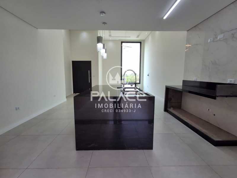 PACN30012 40. - 7
