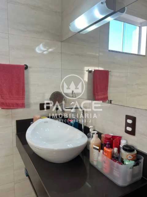 PACA30179 16 - 19