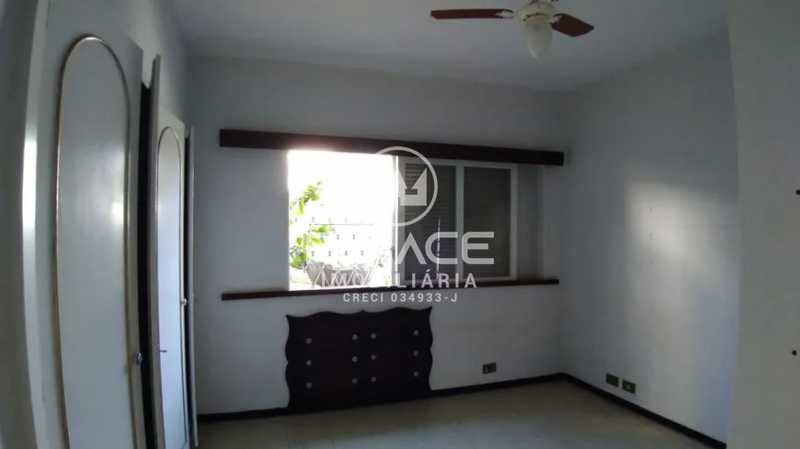 PACA40061 Centro 11 - 13