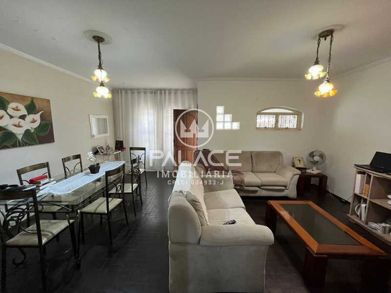 8719d369-dce8-433a-aed8-e1d09d - 4