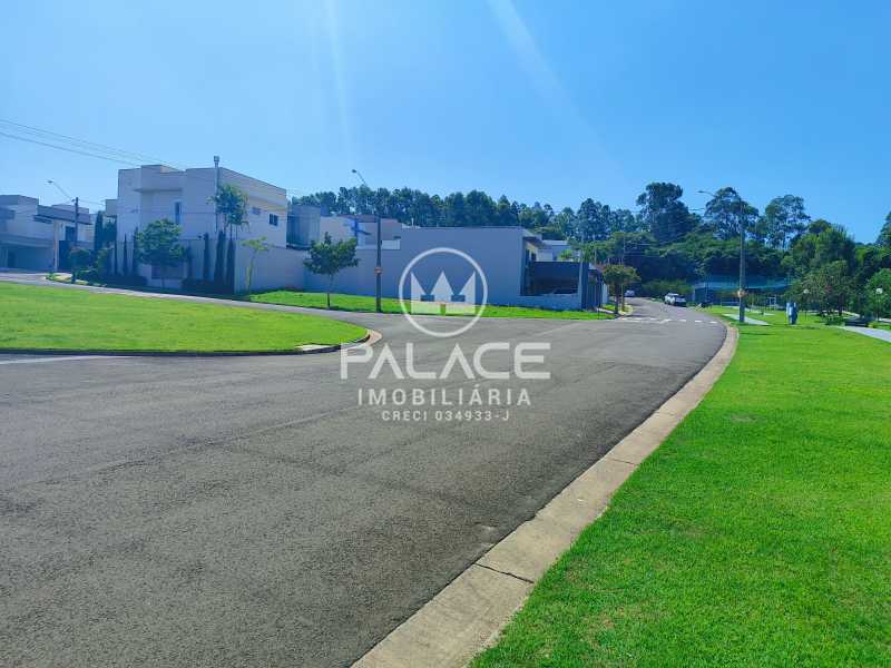 PATR00165 Lazuli 1 - 2