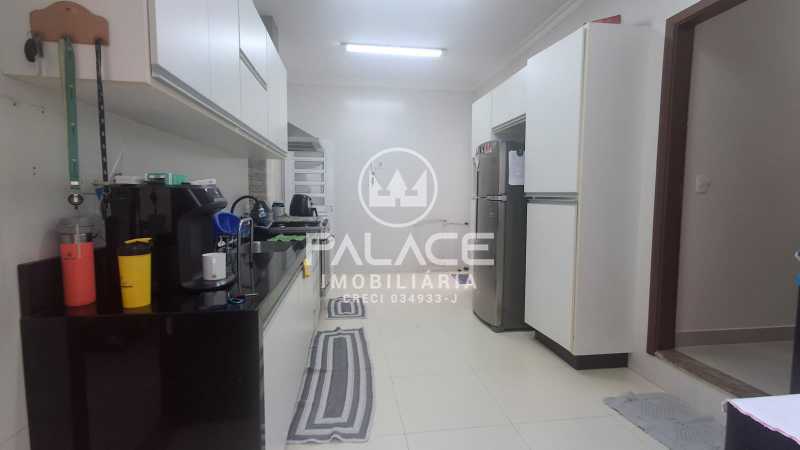 PACA30527 Jupia 44. - 12