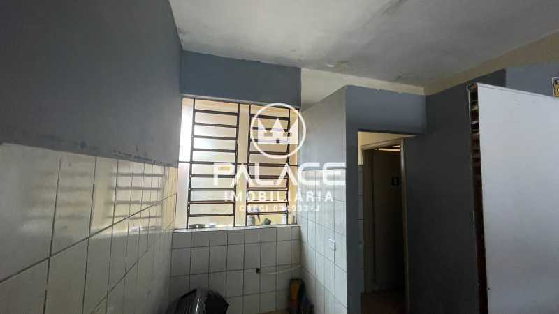 17379_G1734119521 - 3