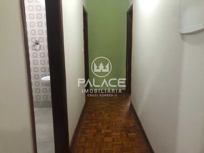 30 - CORREDOR. - 15