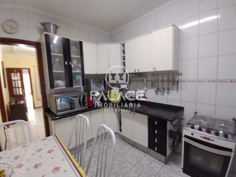 8628025d-6b1e-4c93-b39d-3d78ca - 16