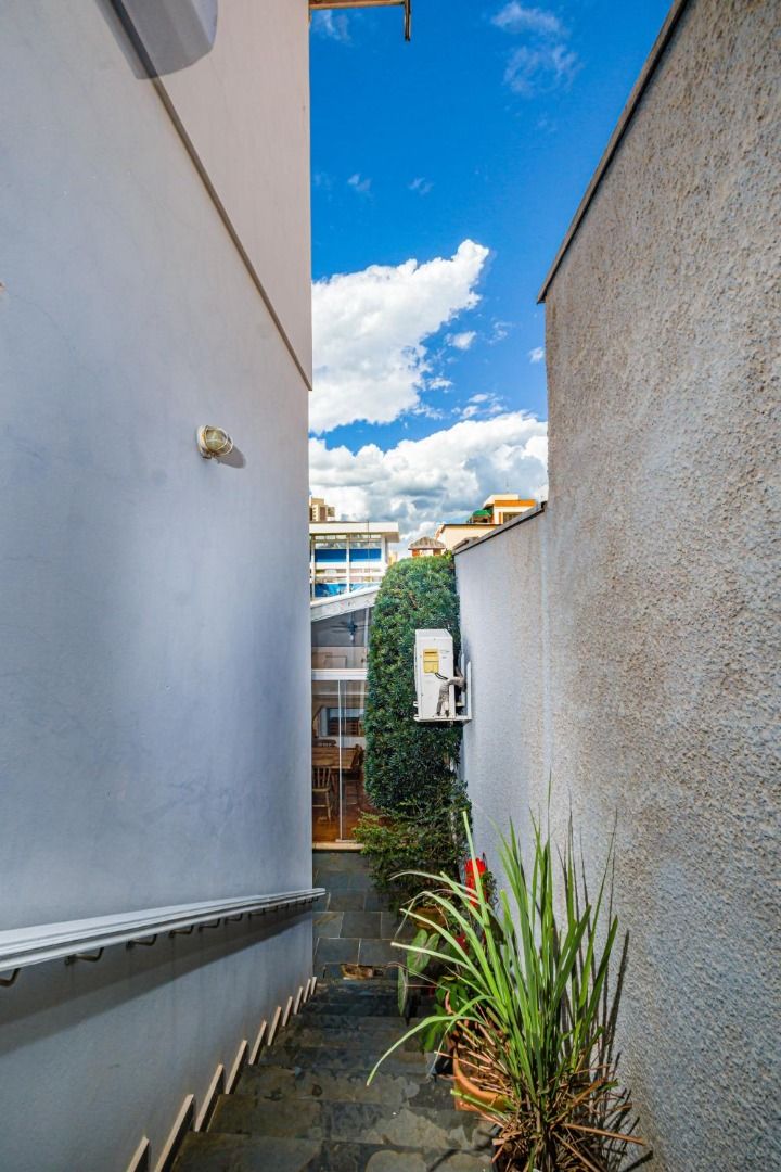 ACESSO AO PISO INFERIOR - 29