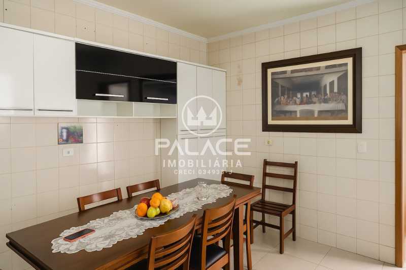 f5273670720a483f9a214493a9b5b2 - 9