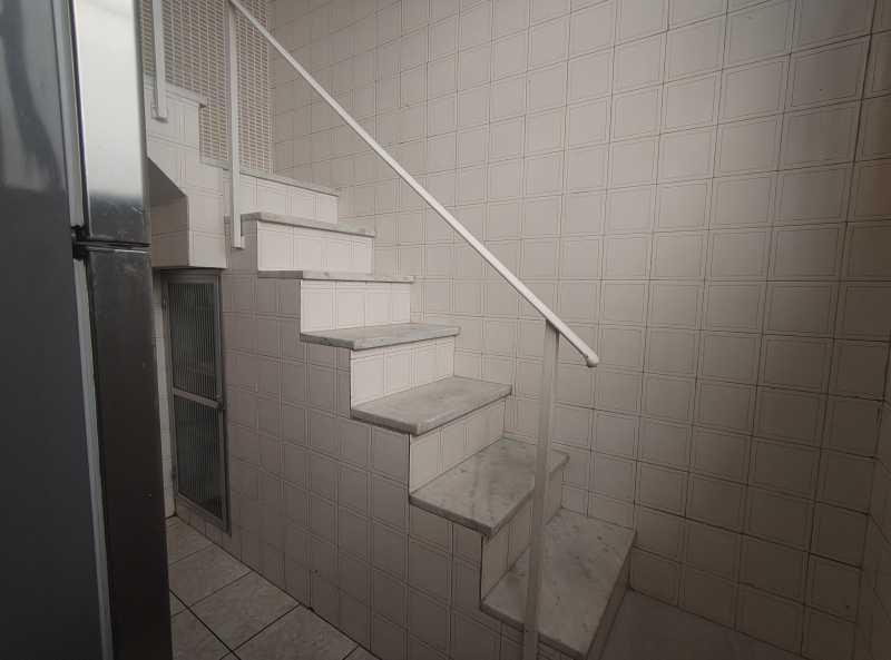 1000295825 - 19