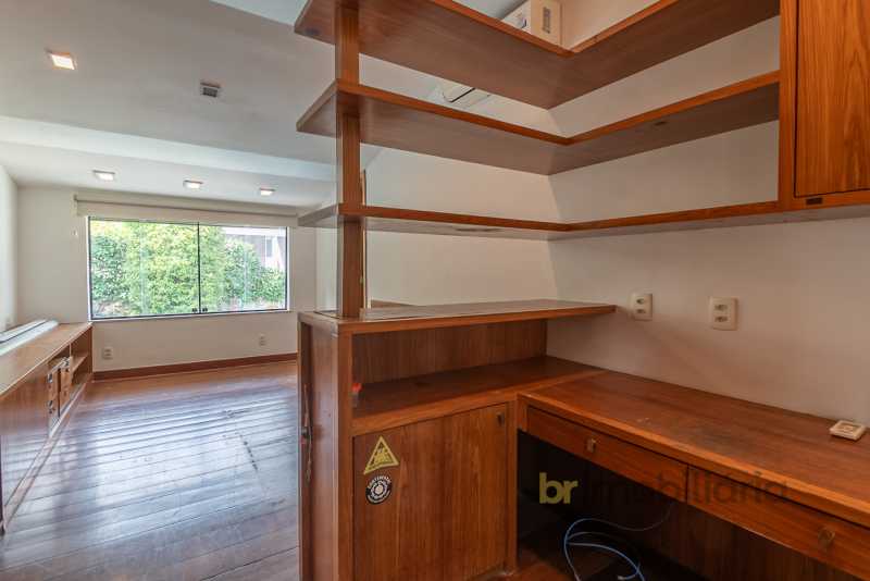 7 Suite 3 - 16