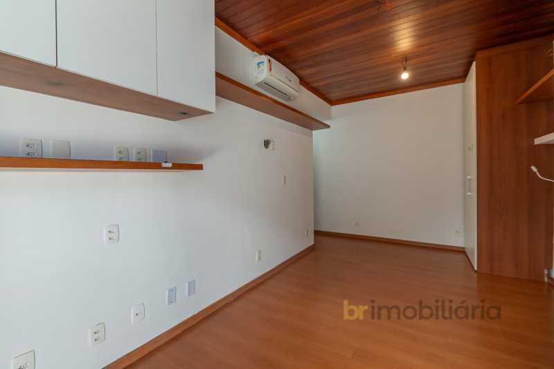 8 Suite 2 - 18