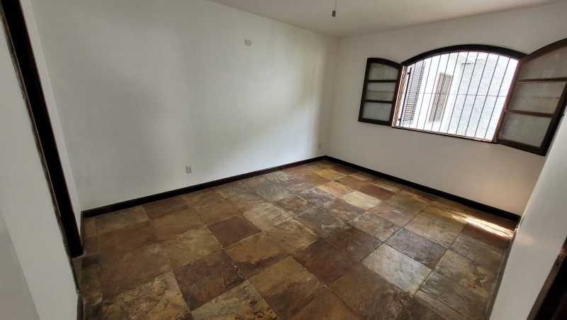 Quarto - 12