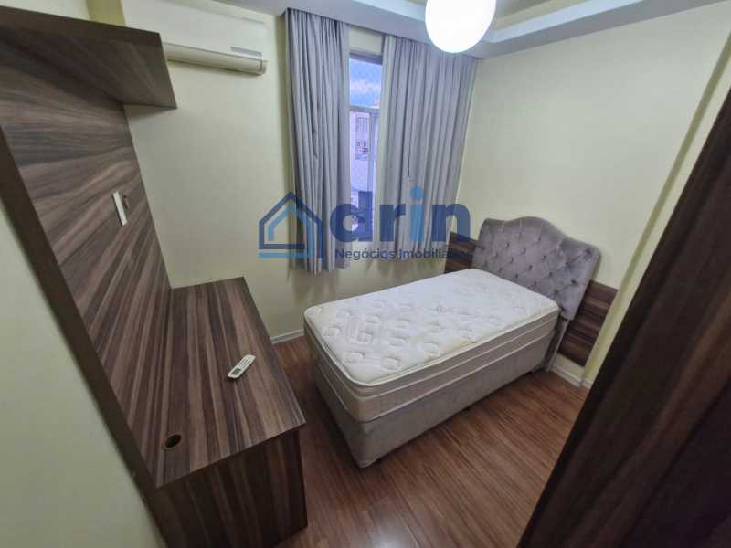 Quarto 02 - 13