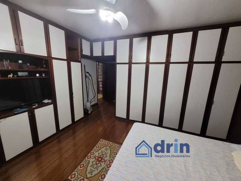 Suíte com closet - 17
