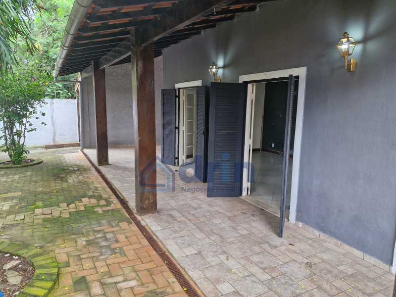Ótima localização - CASA NO ENGENHO DO MATO (VALE FELIZ) - TERRENO COM 720m² - DNCA30024