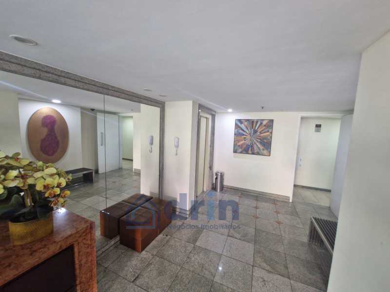 HALL ENTRADA - 13